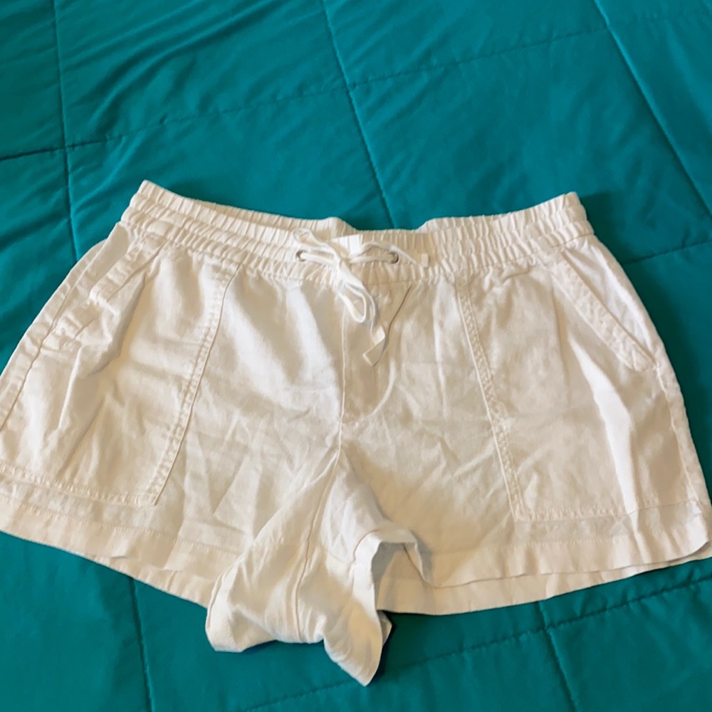 White linen shorts , only used 4 times .